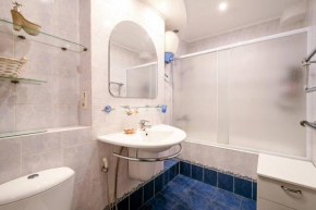 Cosy 3-room Apt, 2 mins to metro, Moscow